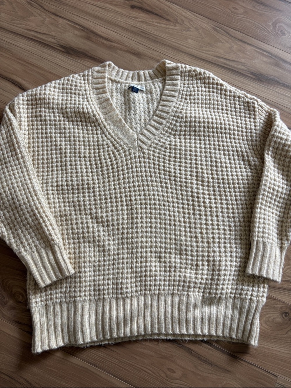 American Eagle women’s Cream V-Neck Textured Sweater